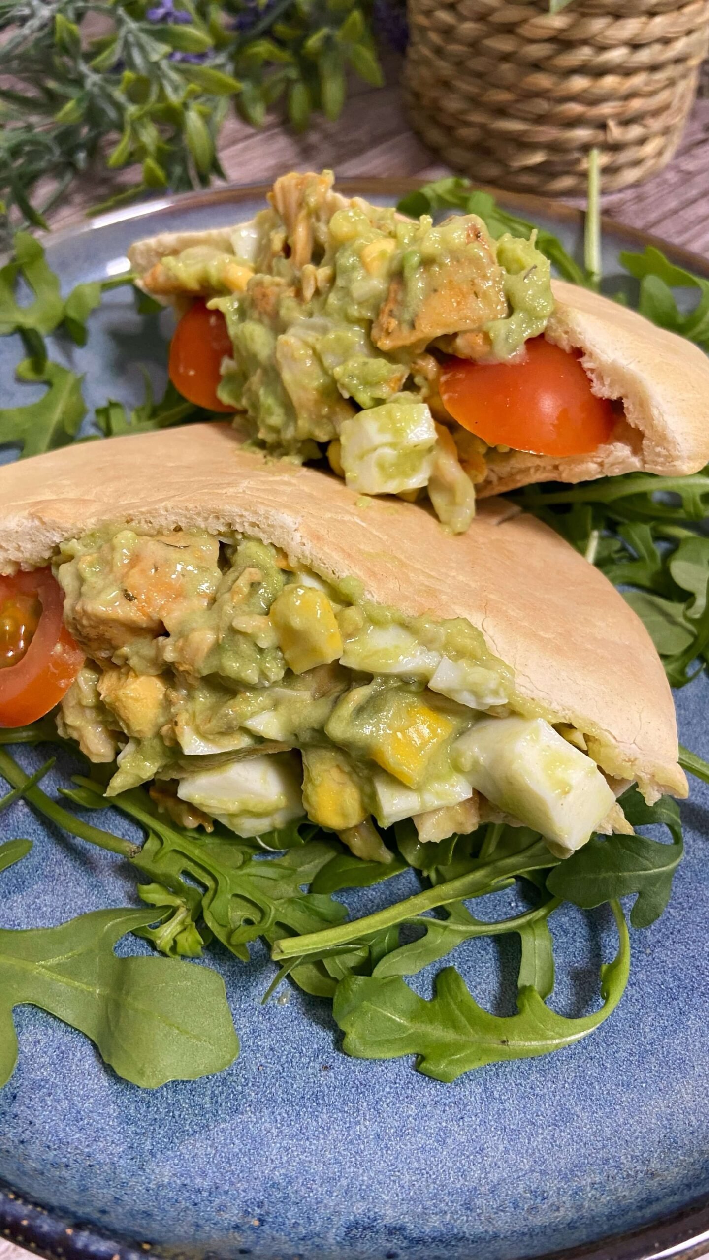 Receta de Pan pita relleno de pollo y aguacate en Airfryer Receta de Pan pita relleno de pollo y aguacate en Airfryer