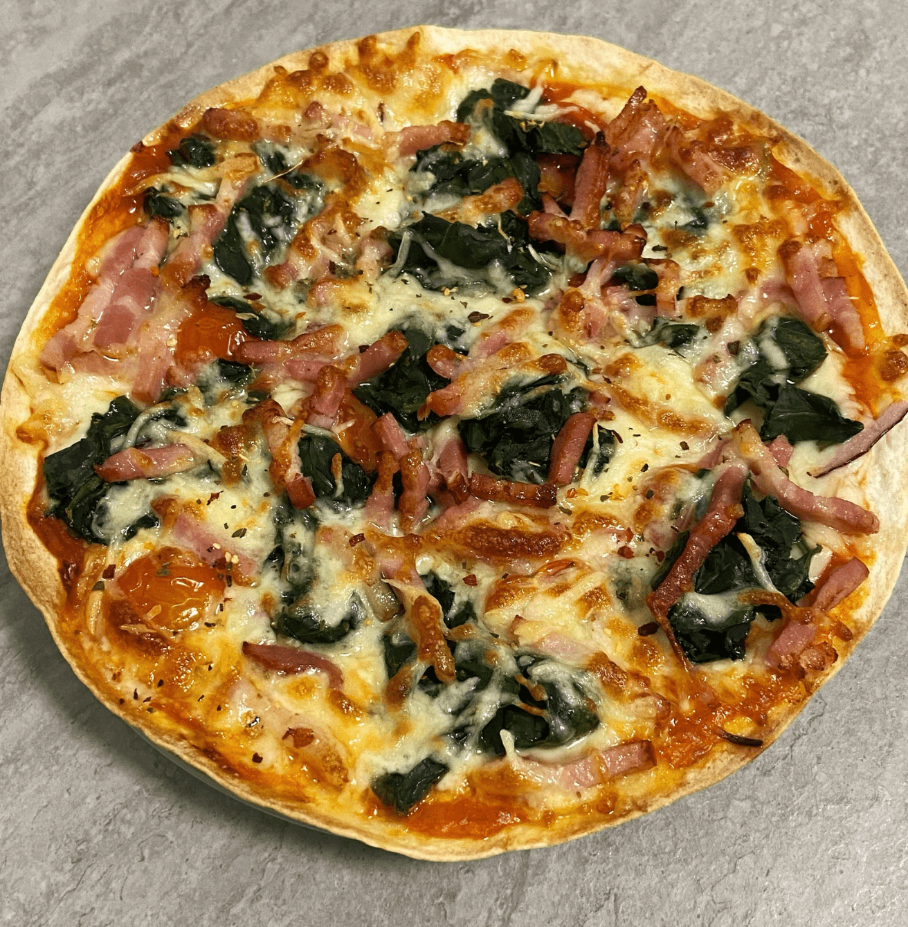 Tortipizza de espinacas y bacon en airfryer Tortipizza de espinacas y bacon en airfryer