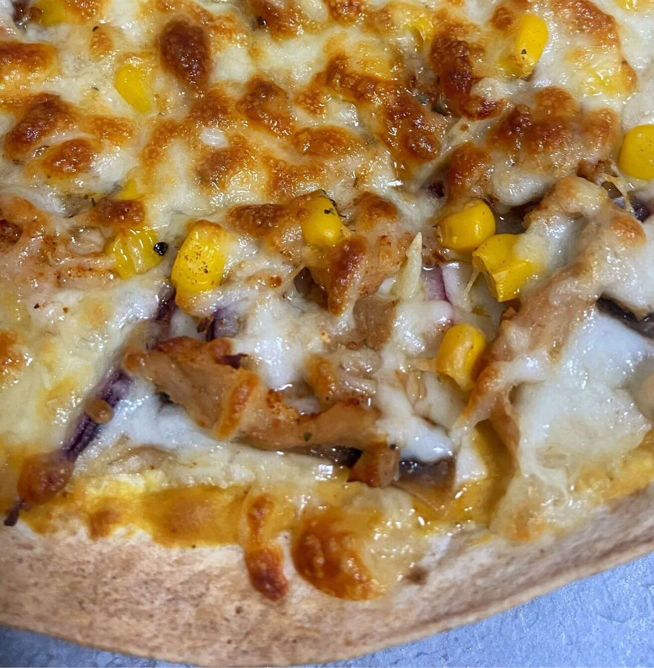 Tortipizza de pollo cajún en airfryer Tortipizza de pollo cajún en airfryer