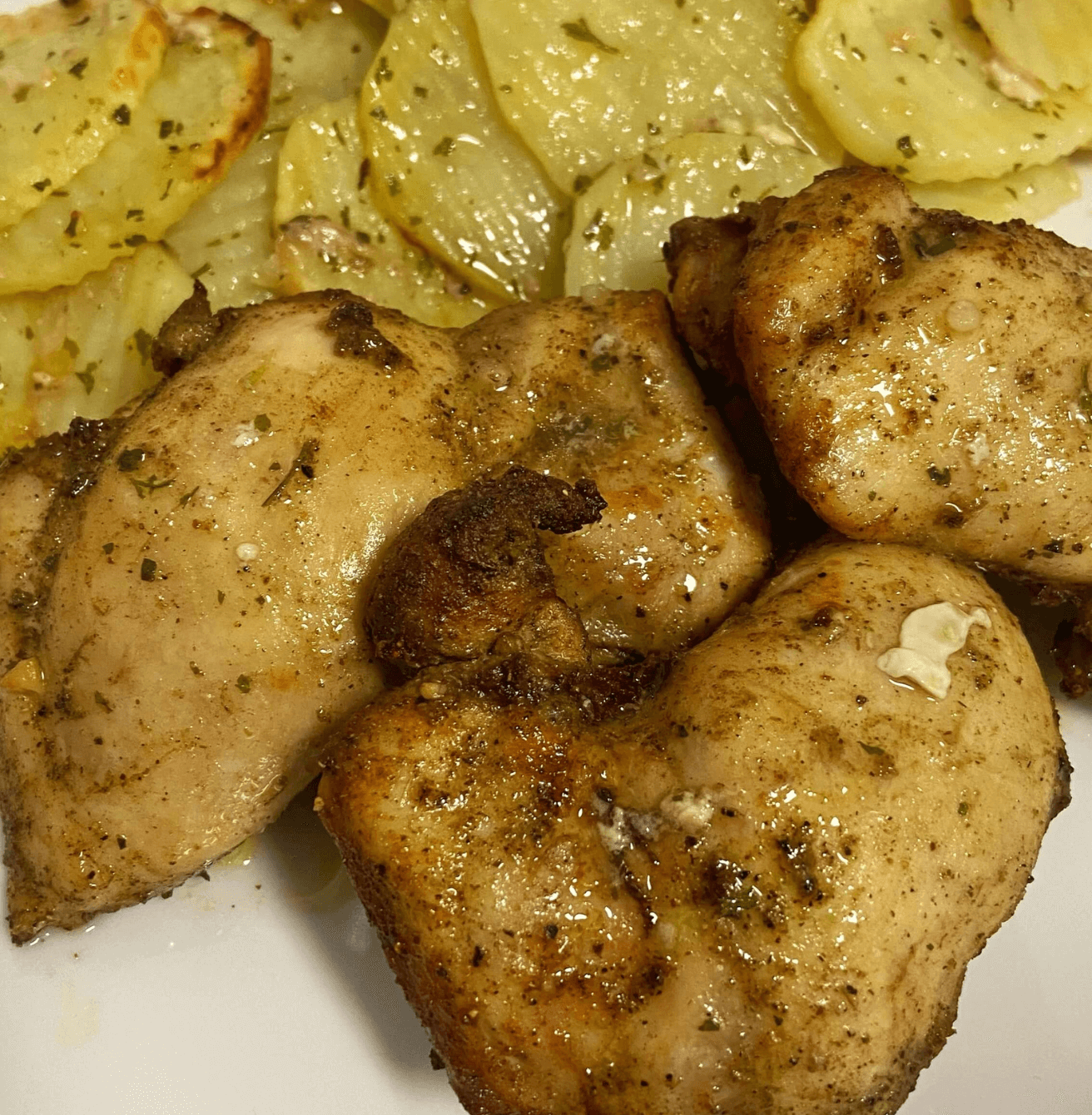 Receta de Contramuslos de pollo y patatas en airfryer