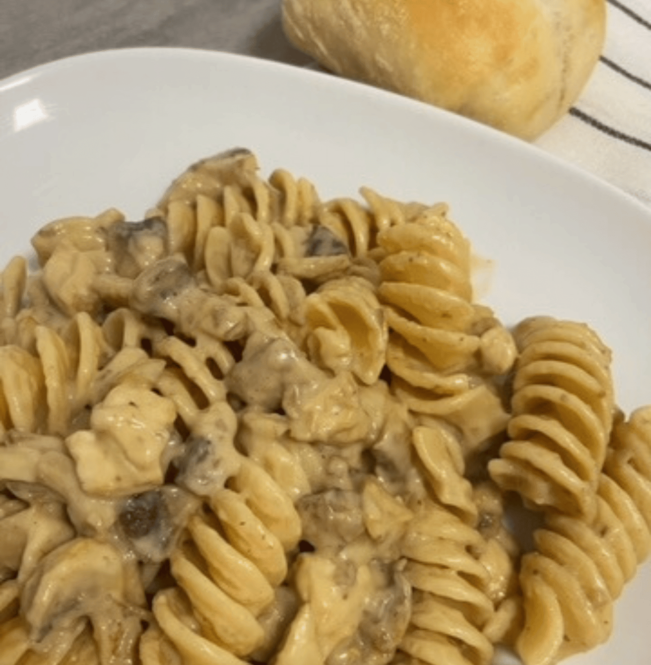 Receta de Fusillone con salsa de setas en Airfryer Receta de Fusillone con salsa de setas en Airfryer