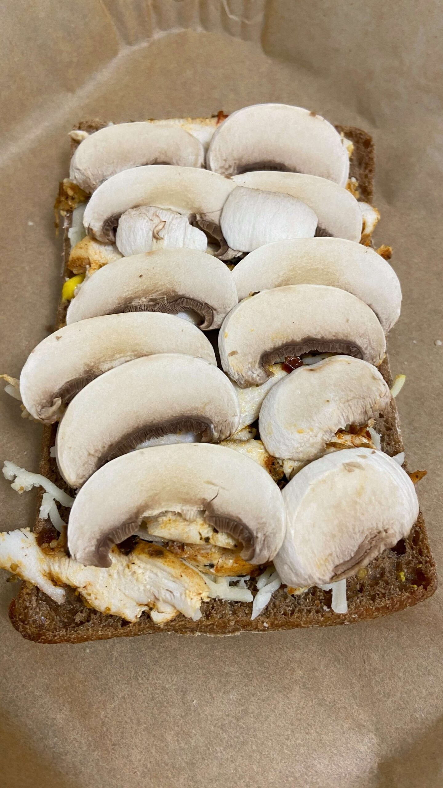 Receta de Tosta de pollo y champiñones en Airfryer Receta de Tosta de pollo y champiñones en Airfryer