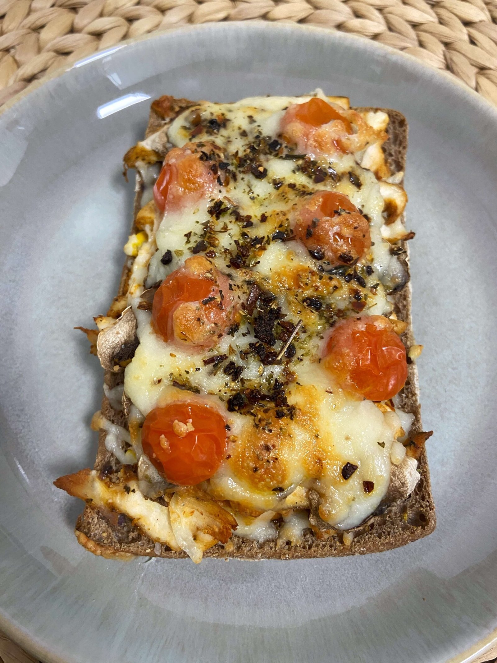 Receta de Tosta de pollo y champiñones en Airfryer Receta de Tosta de pollo y champiñones en Airfryer