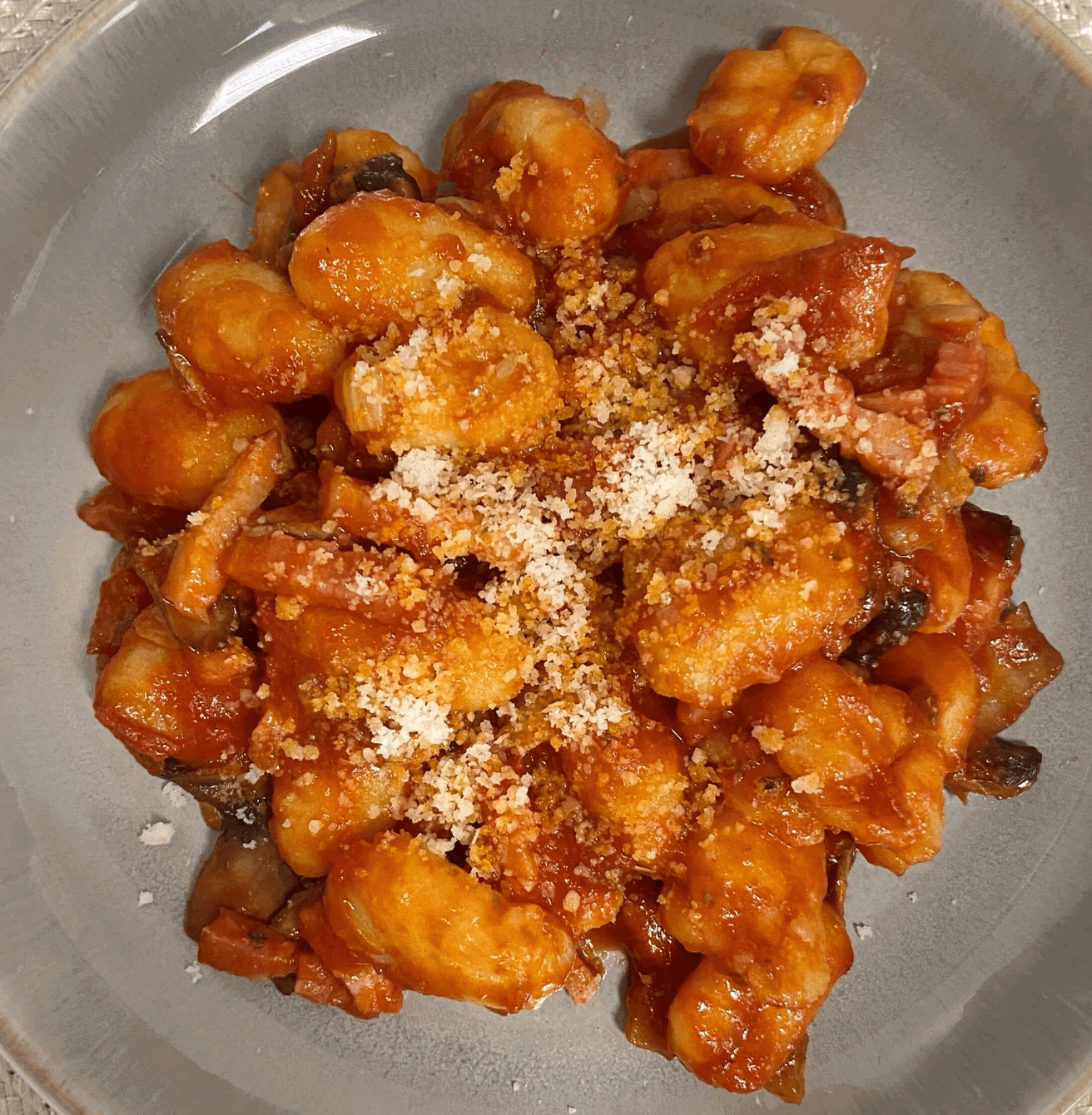 Receta de Gnocchis con bacon y champiñón en Airfryer