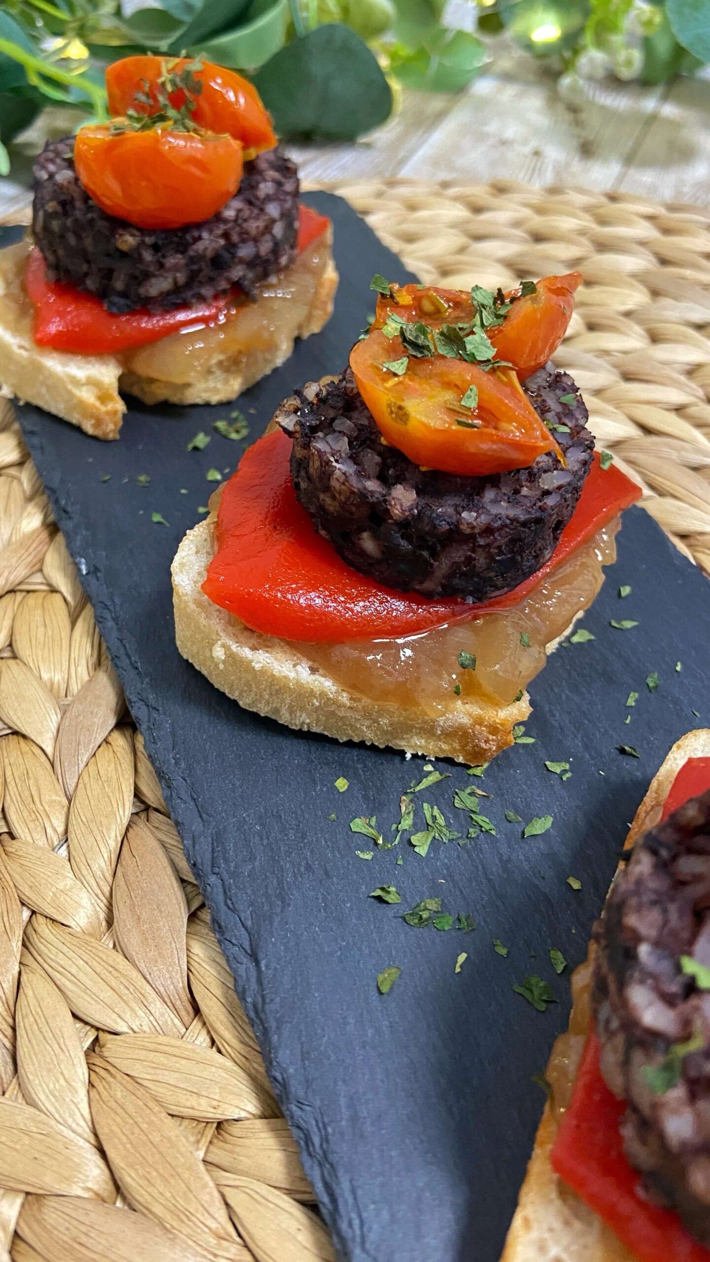 Receta de Pintxos de morcilla y cebolla caramelizada en Airfryer Receta de Pintxos de morcilla y cebolla caramelizada en Airfryer