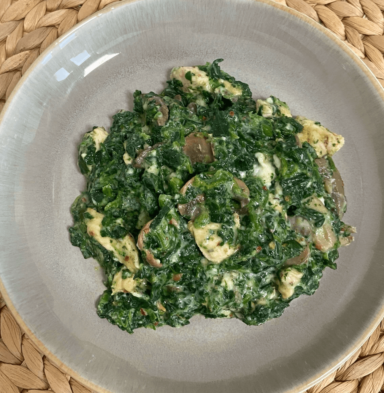 Receta de Espinacas a la crema con pollo y setas en Airfryer