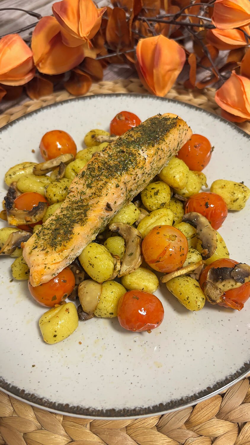 Receta de Salmón con ñoquis en Airfryer Receta de Salmón con ñoquis en Airfryer
