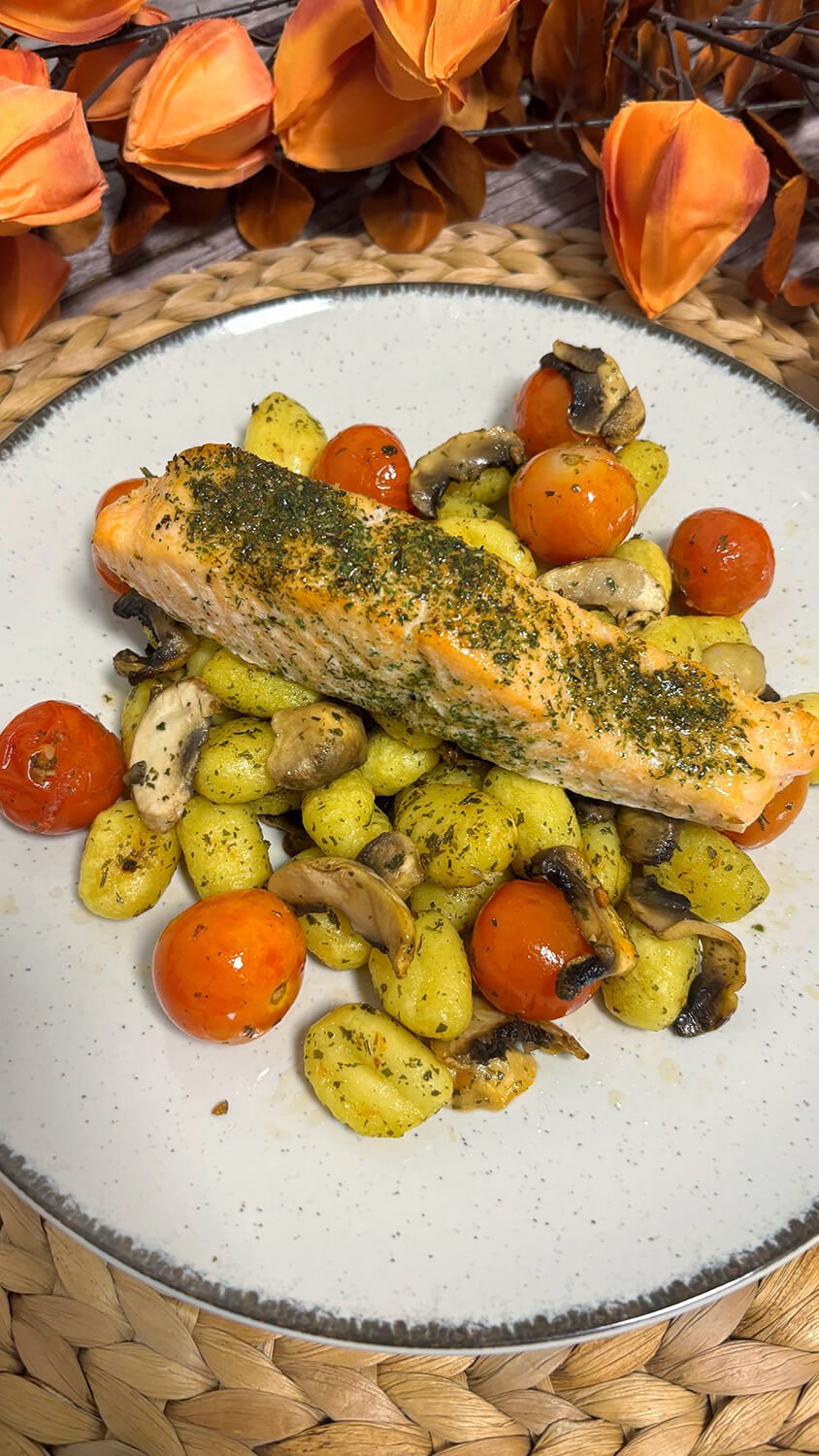 Receta de Salmón con ñoquis en Airfryer Receta de Salmón con ñoquis en Airfryer