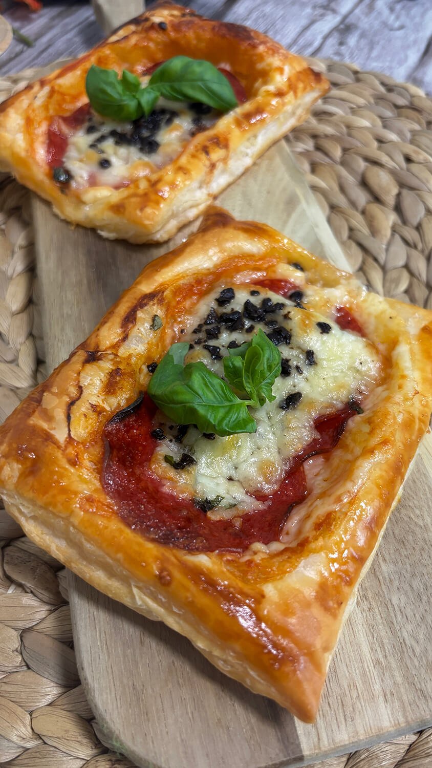Receta de Mini pizzas de salami y queso en Airfryer Receta de Mini pizzas de salami y queso en Airfryer